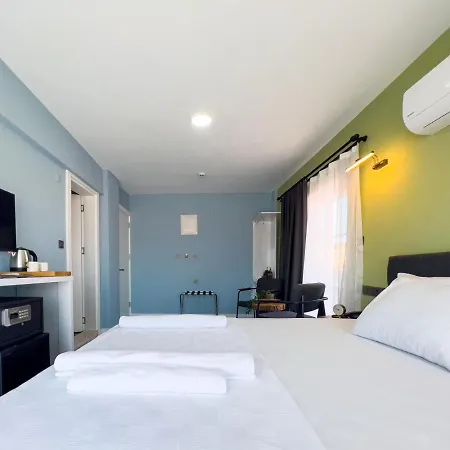 Dali Boutique Hotel *